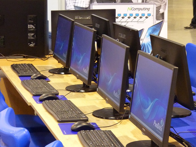 multiple computer monitors in a computer lab